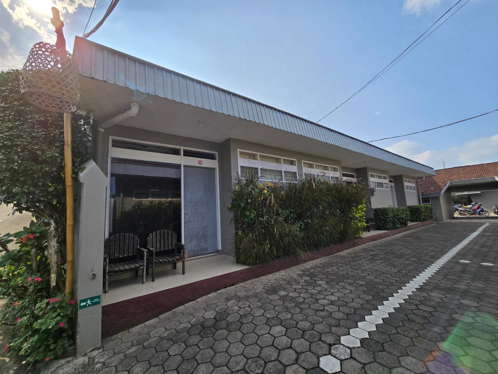 Kusma Hotel Bandungan Semarang Exterior photo